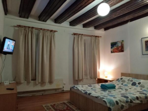  Star Apartment in Historic Center  Брашов